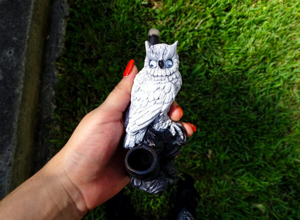 White Owl Medium Pipe - Image 2